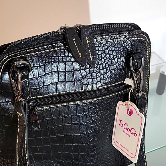 Mellow World To Go Go Crossbody Purse NWT - Picture 5 of 10